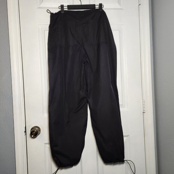 NWT – Forever 21 Parachute Pants - Size: Small - Picture 2 of 4